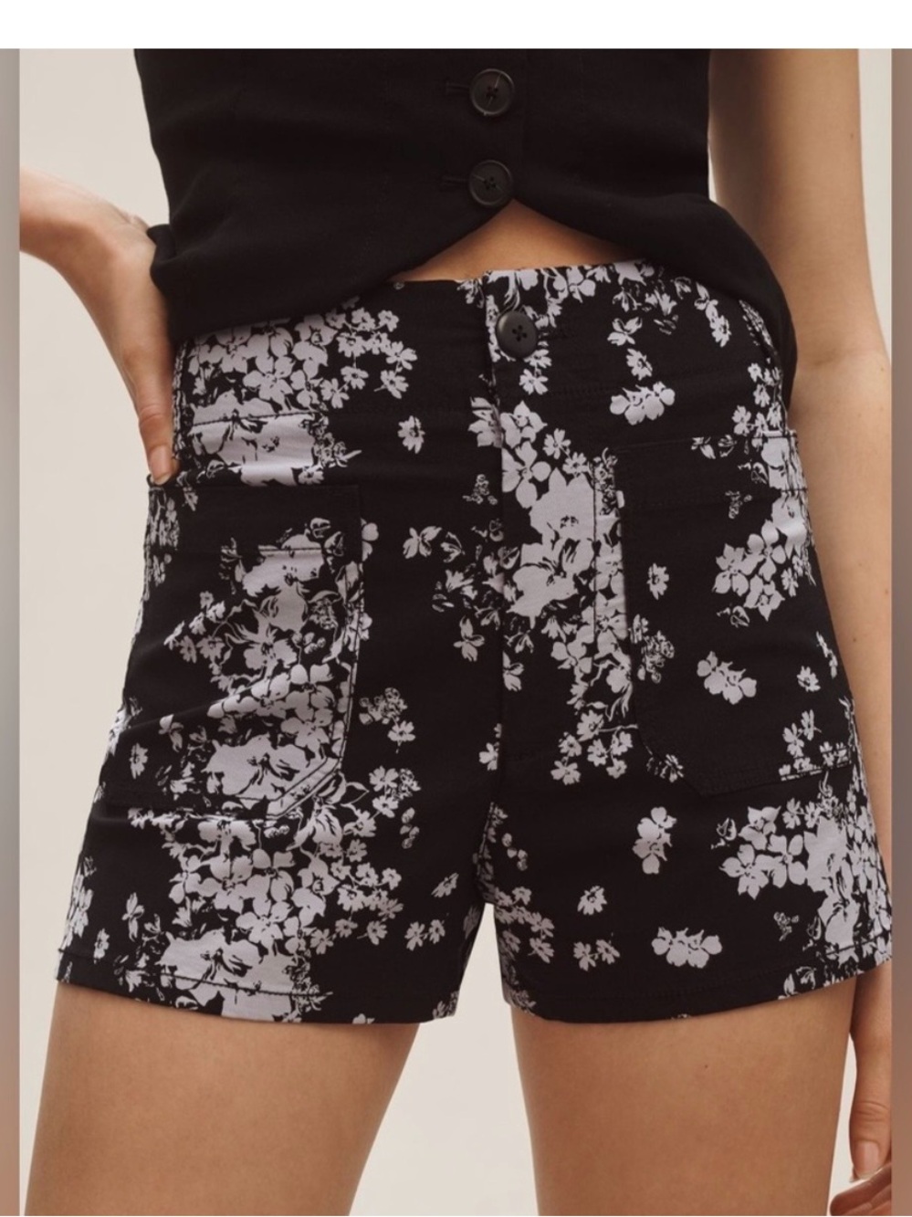 Maeve Black w Purple Flowers The Colette Magic Fabric Shorts Sz. 29